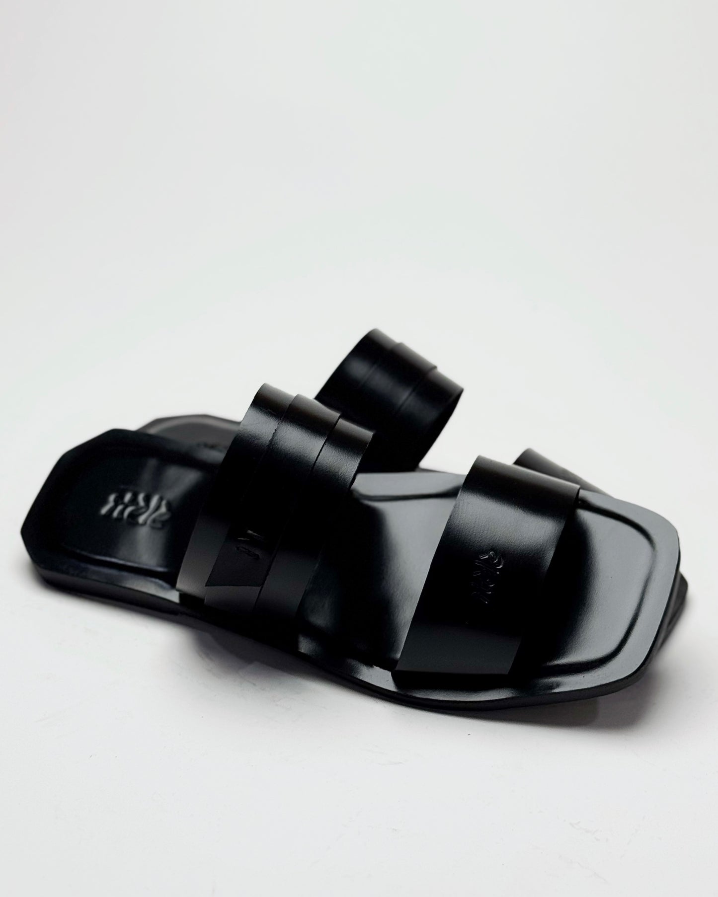 Lewi black double strap