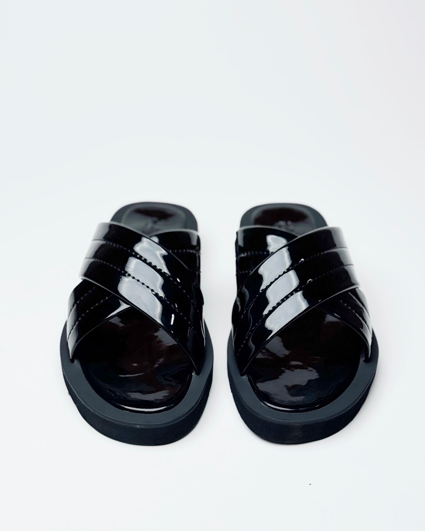 Puffer black cross strap