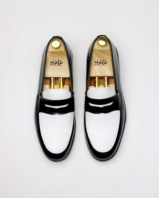 Dára black + white Penny Loafer