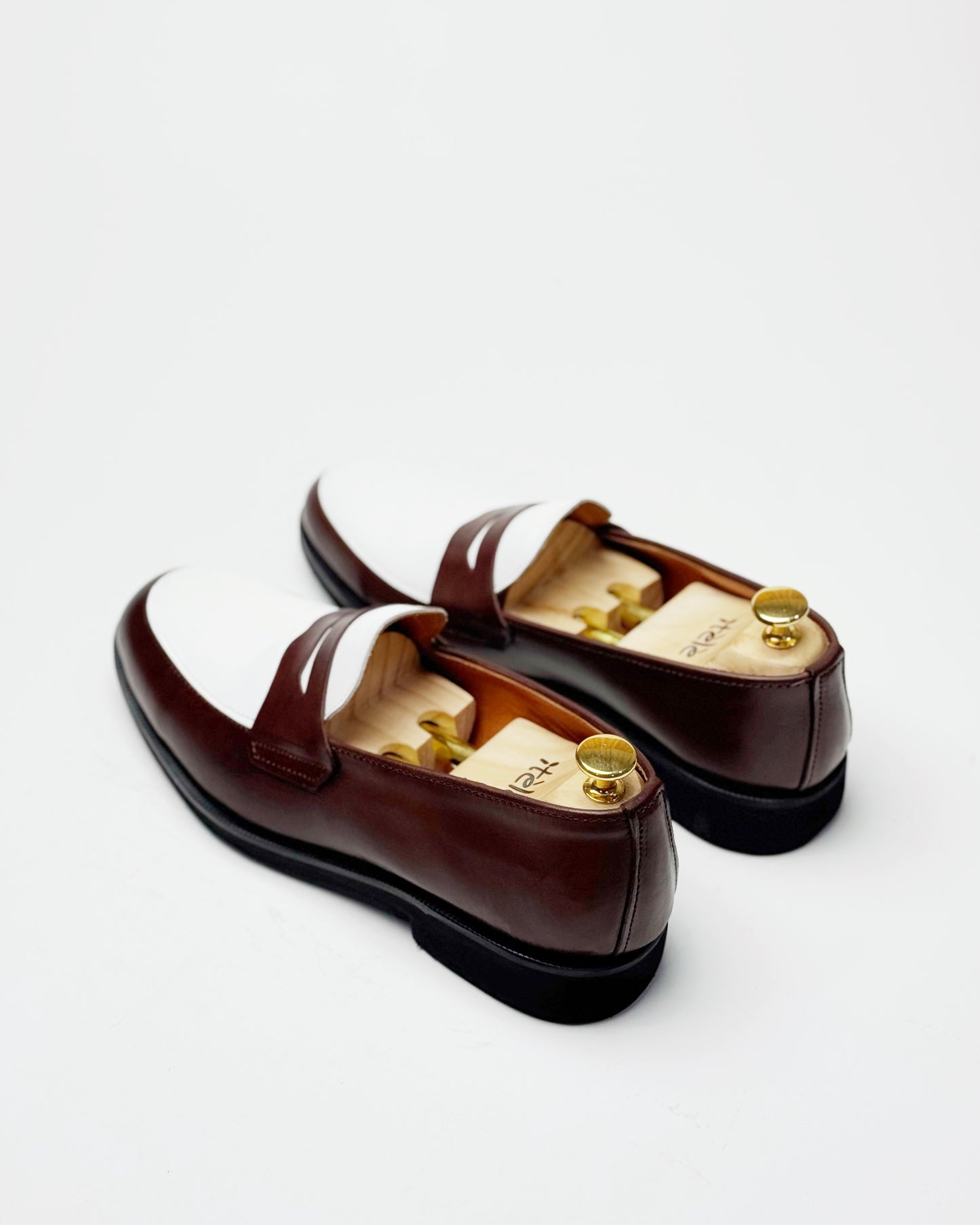 Dára walnut + white Penny Loafer