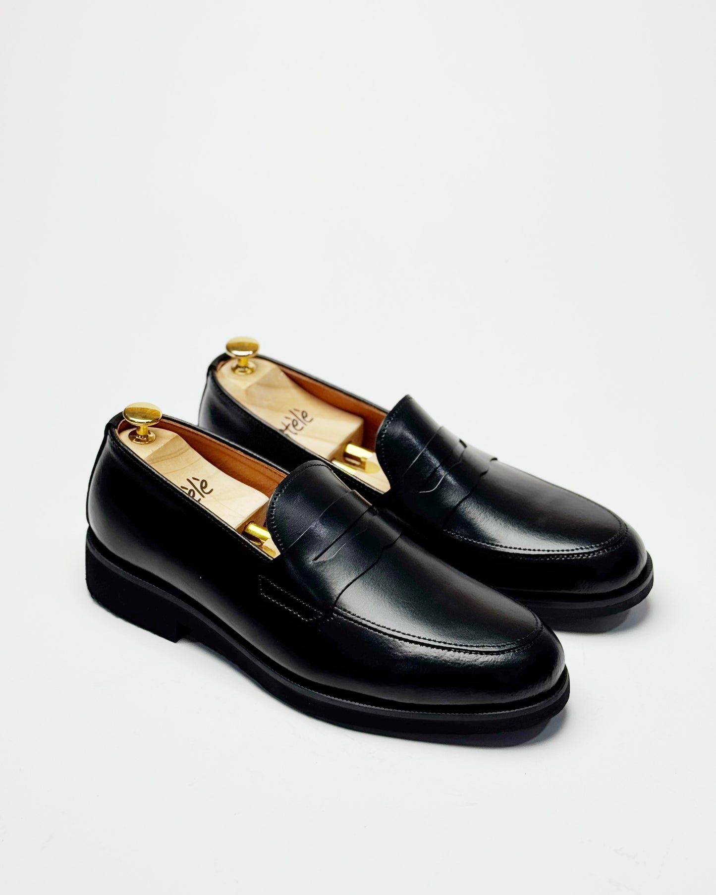 Dára Black Penny Loafer