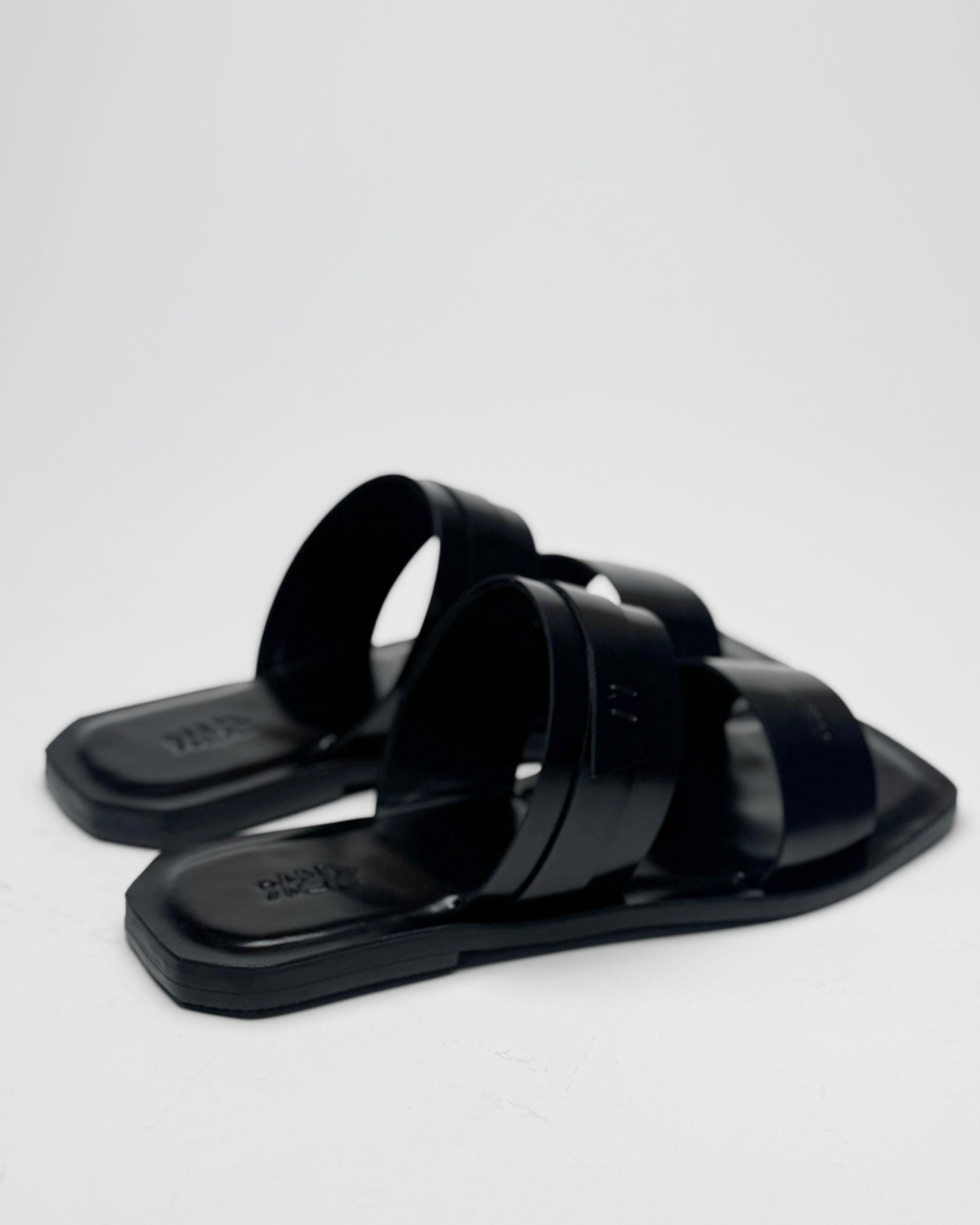 Lewi black double strap