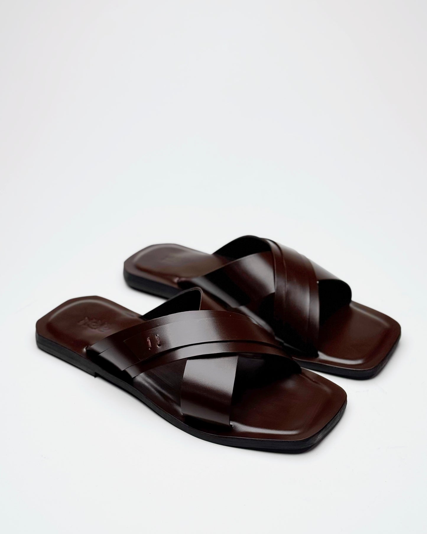 Lewi brown cross strap