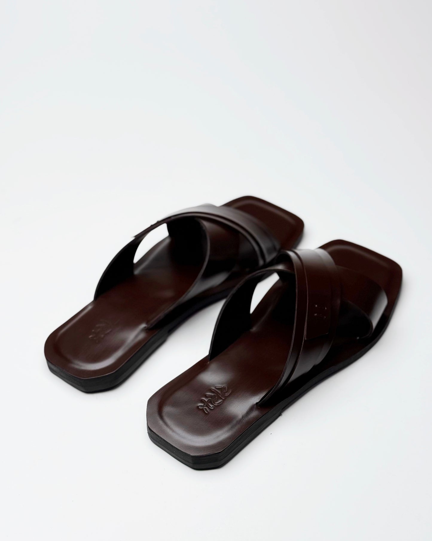 Lewi brown cross strap