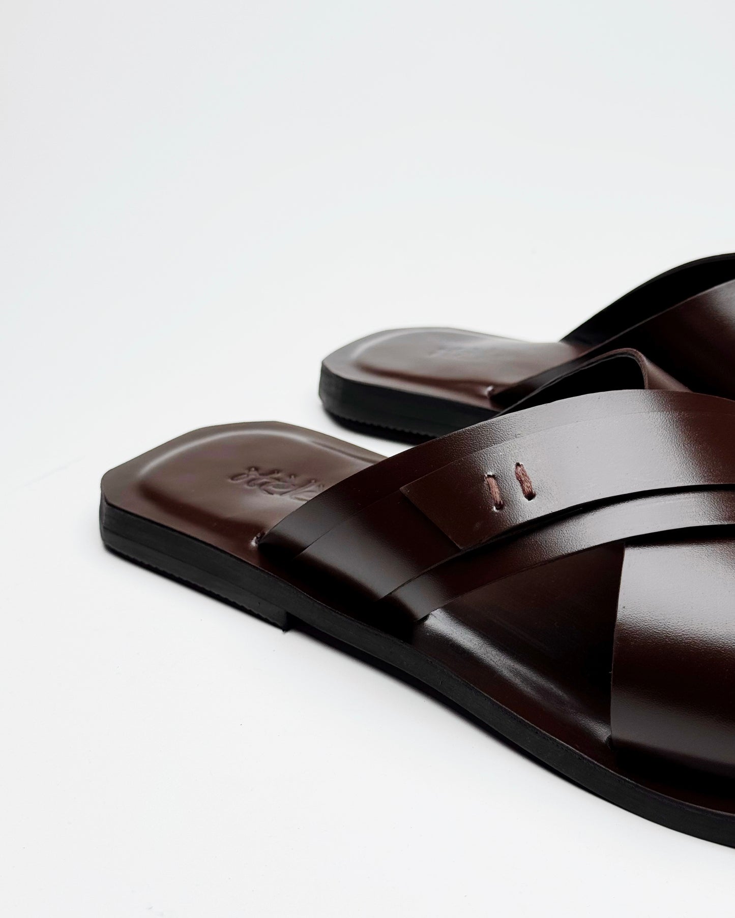 Lewi brown cross strap